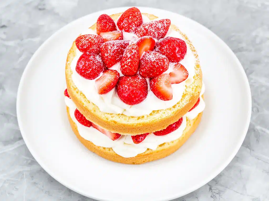 Strawberry Shortcake: Easy 15-Minute Weeknight Dessert 4 Strawberry Shortcake preparation steps